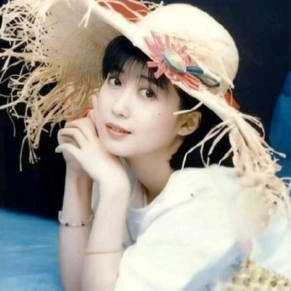 漫步阳光下💞¹⁸¹⁸