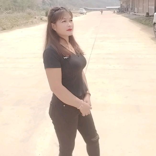 单亲妈妈带着一儿一女