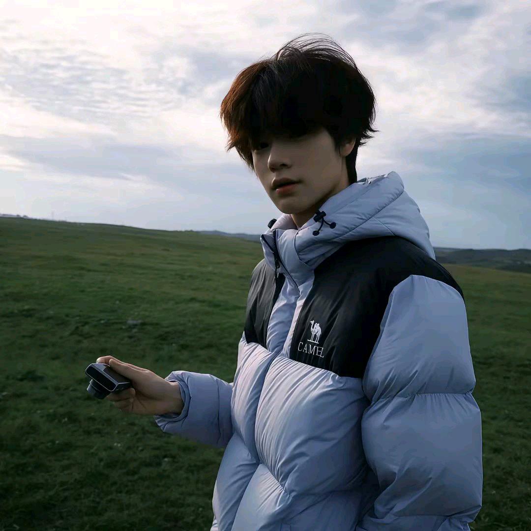 𝓼𝓽𝓻𝓪𝔀𝓫𝓮𝓻𝓻𝔂