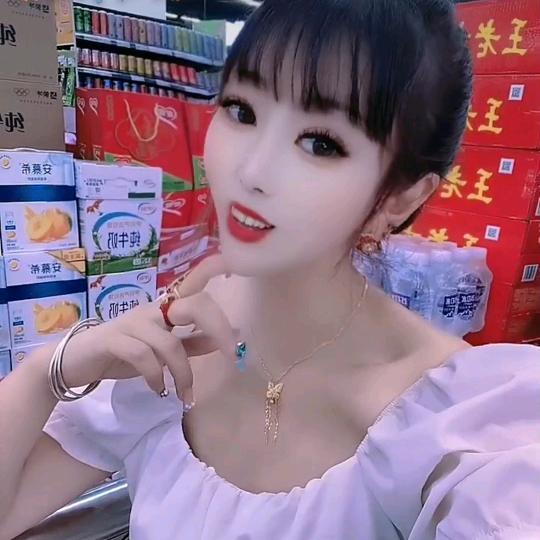 💃格格🎋回眸一笑💐