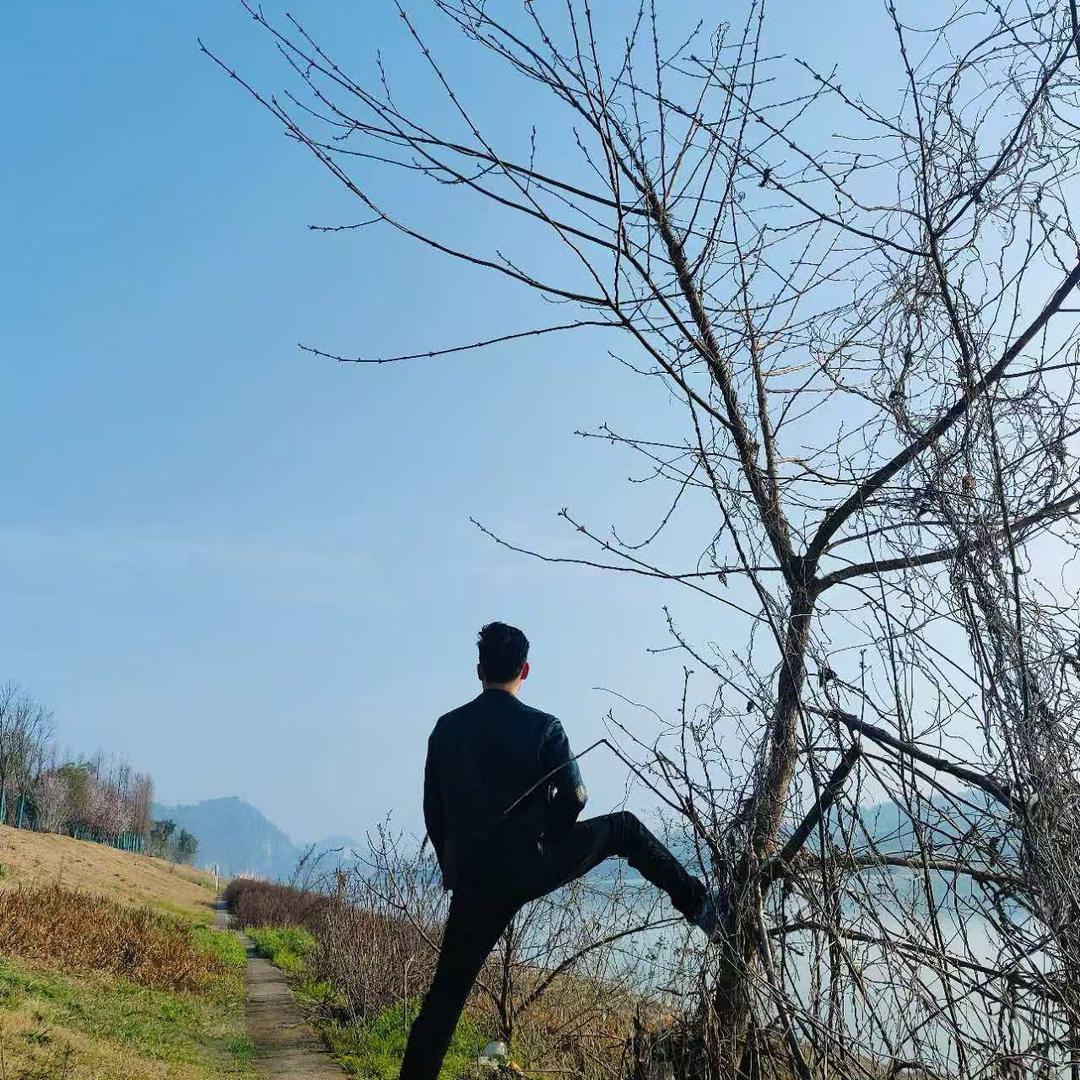 开货车的小哥哥