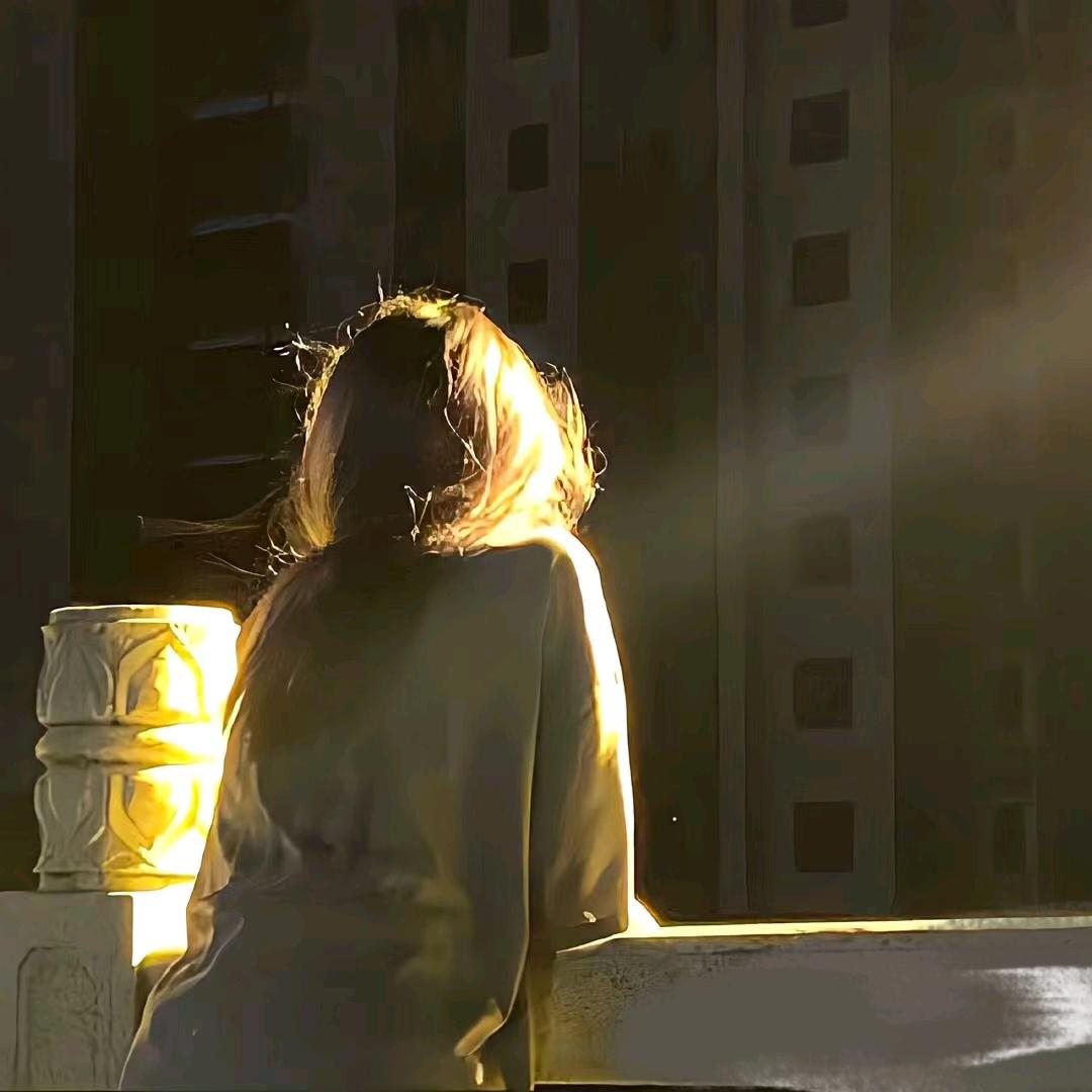 月亮上的垂耳兔.