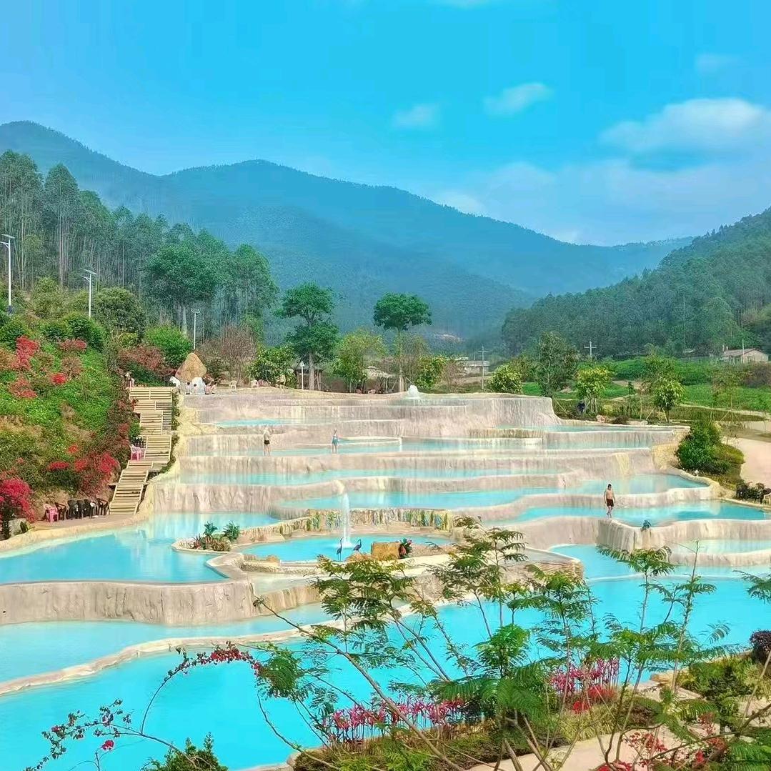 十万大山布透温泉阿万