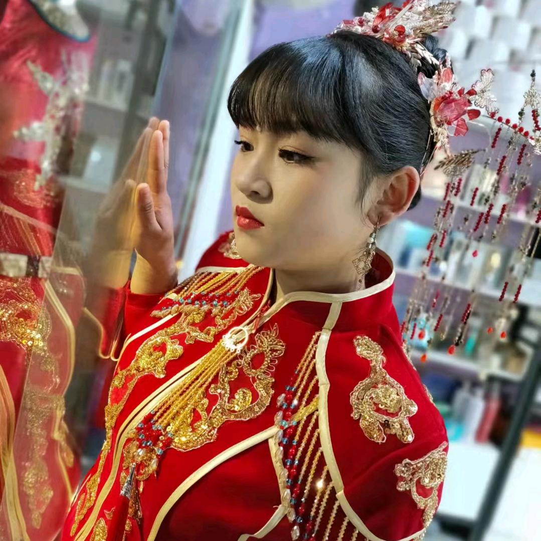 王家三千金小姐