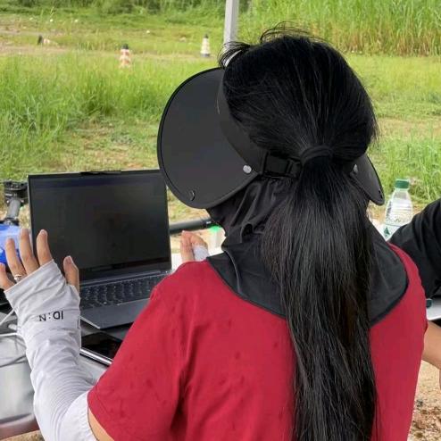 蜂鸟无人机-菲姐(考证中)