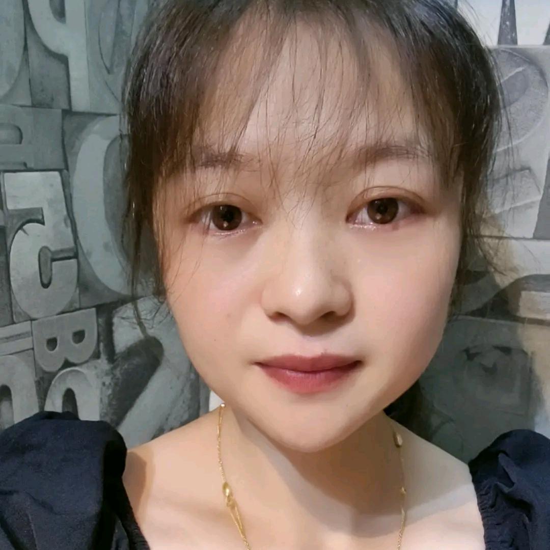 婷婷。