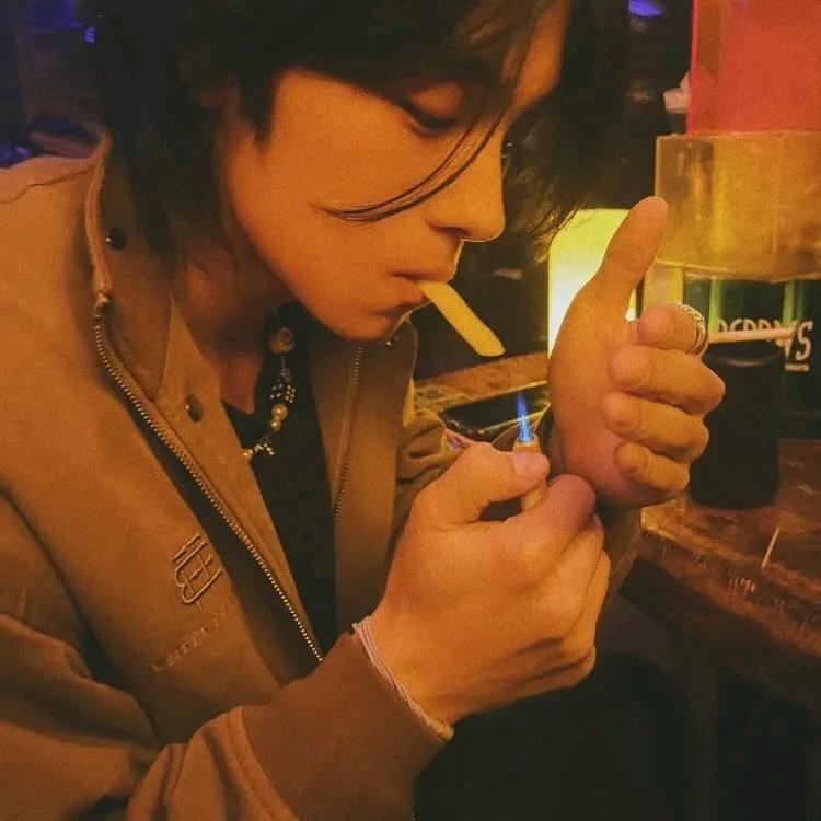 红色的云