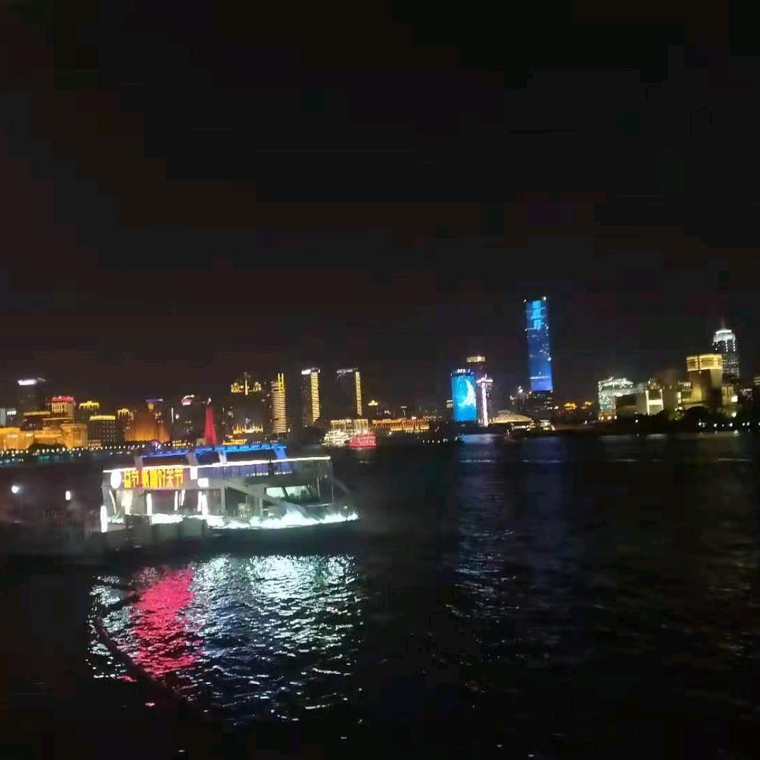 小T吃饭没