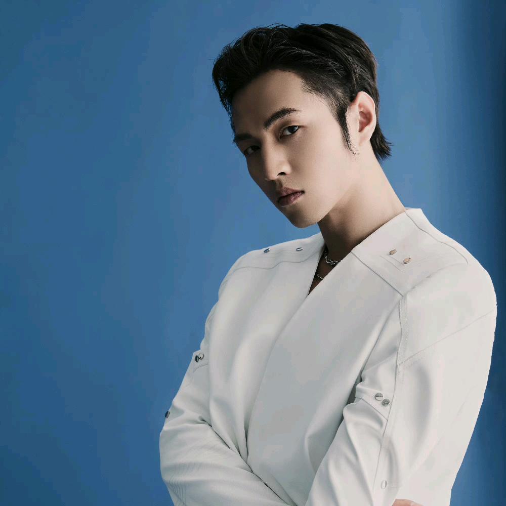 *^没杨业明帅就闭嘴^*··