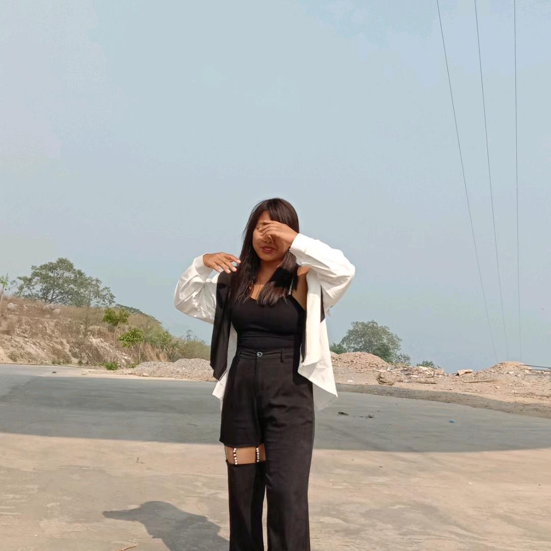 爱哭的女孩。