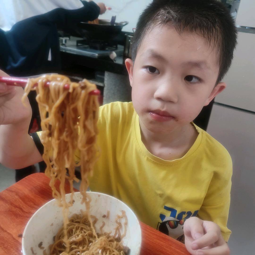 谢林姐头像