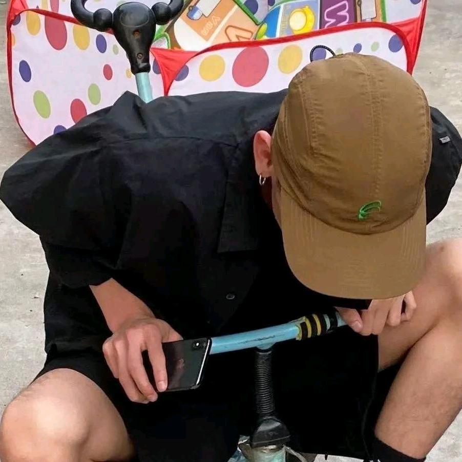 角落的一束光🏴‍☠️