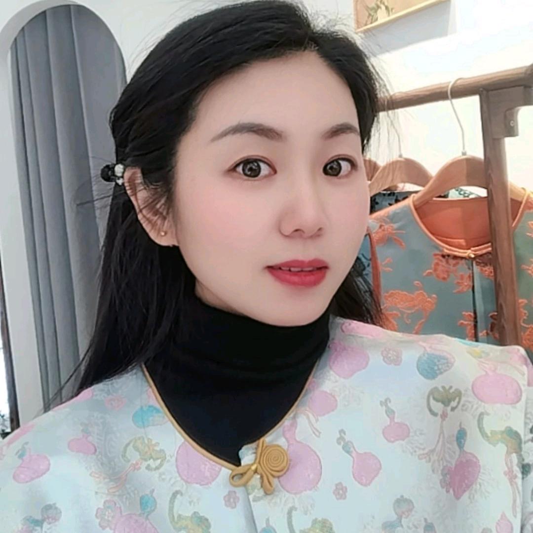 曲靖新中式主理人梅梅
