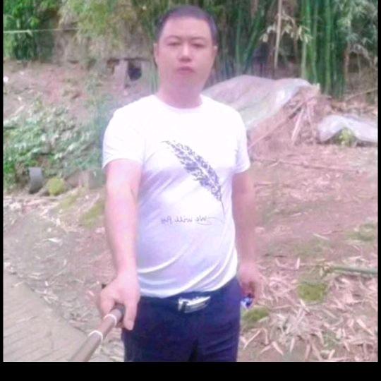未到中秋先赏月