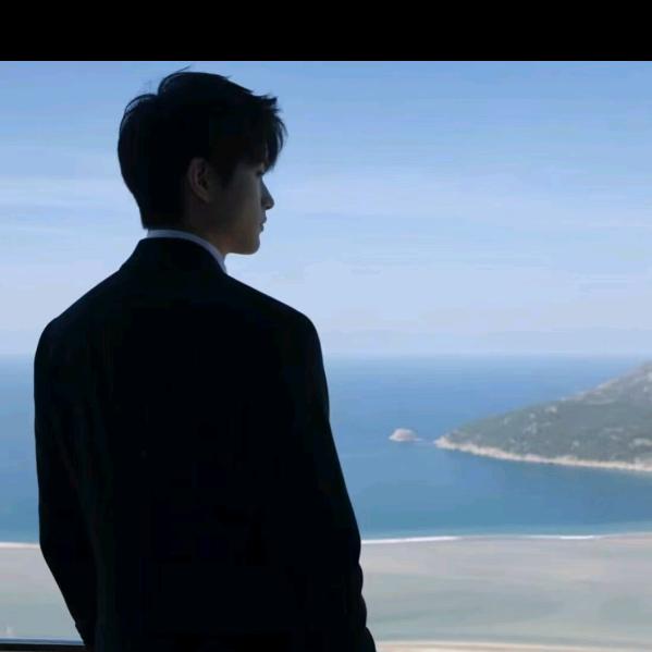 落花有意随流水，流水无心恋落花。