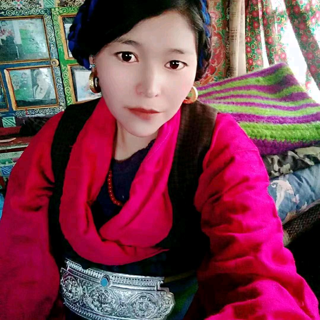 草原上的姑娘ཙ་ཐང🌹བུ་མོ།