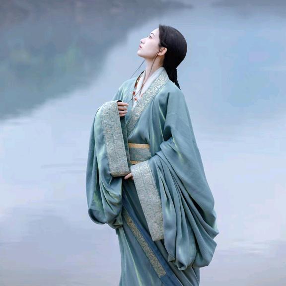 悦己汉服馆