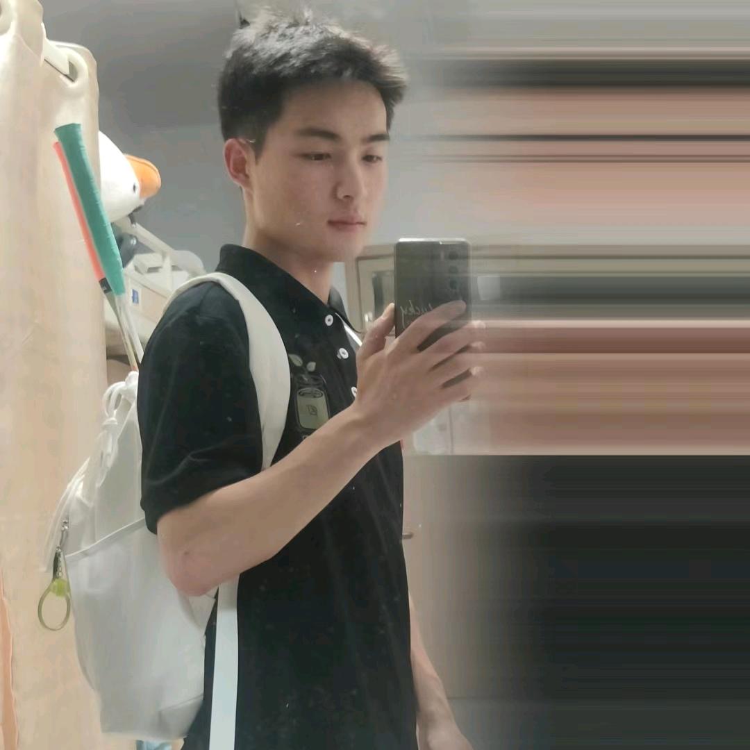 小王同学（🎾 🏸 🚲）