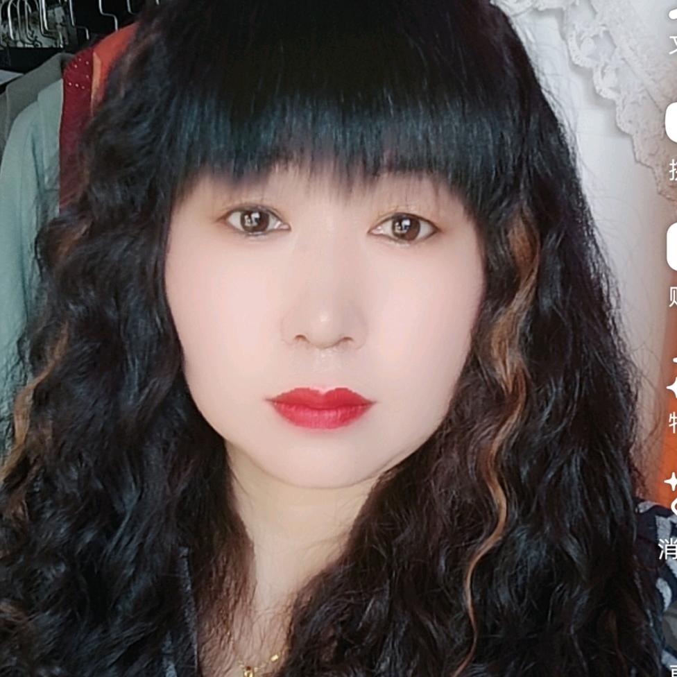 下峪口理发街东头美特服装
