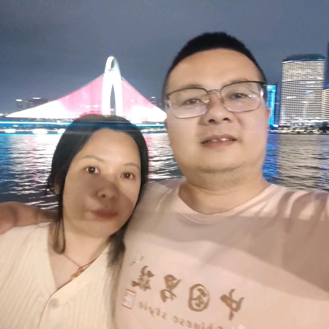 龙龙带三娃