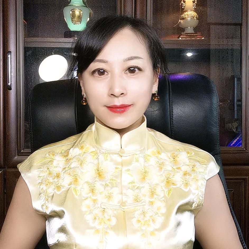 轻碳营辉姐