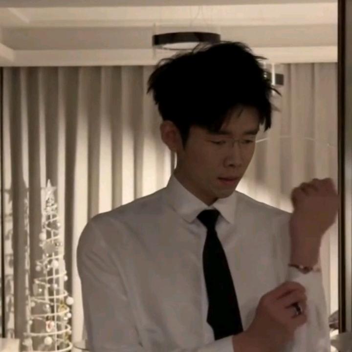 成都百盛名车精选-迈巴贺