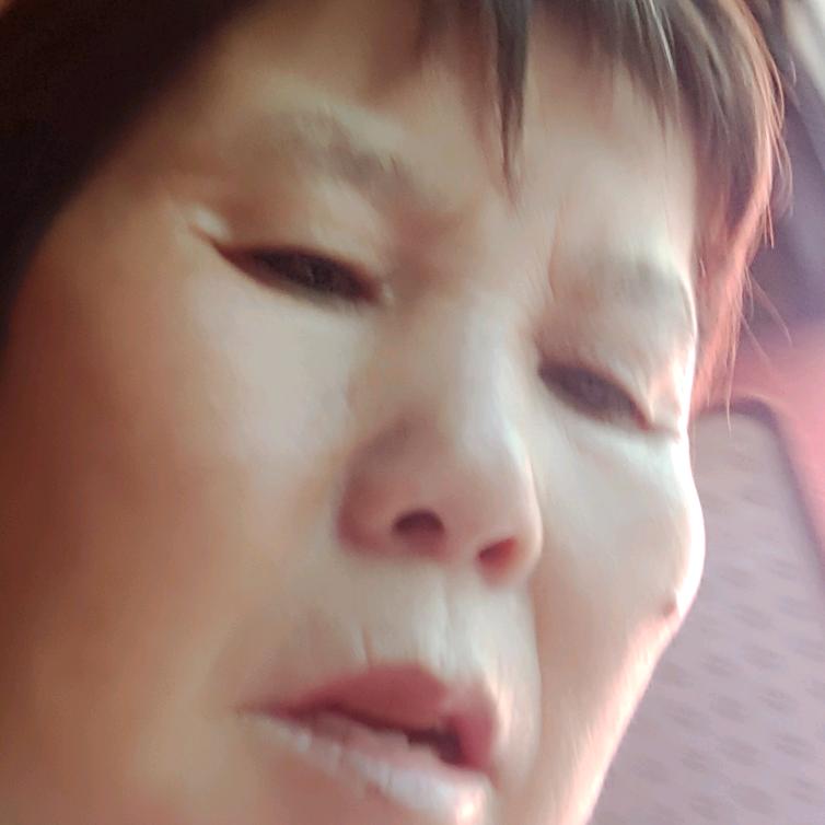坚强金姐晚上十点左右开播，聊天主播