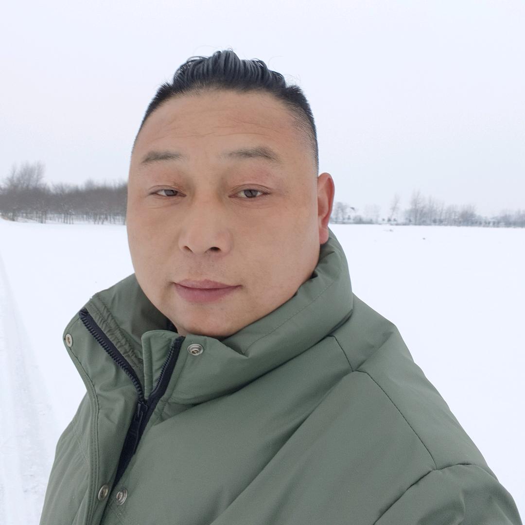 收废品的小辫哥。