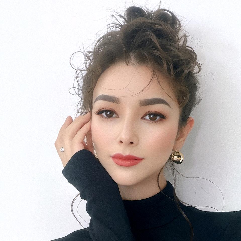 吃不胖的小兔兔