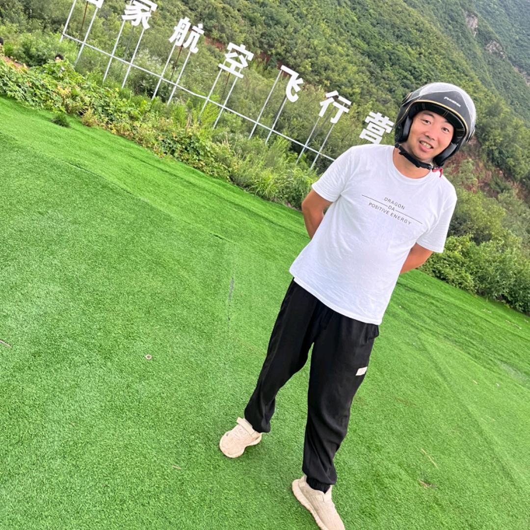 蓝天:挖机租赁