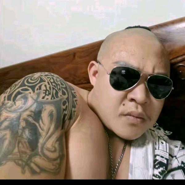 常熟硬汉阿诺铁汉柔情（迷人又反派的硬汉）