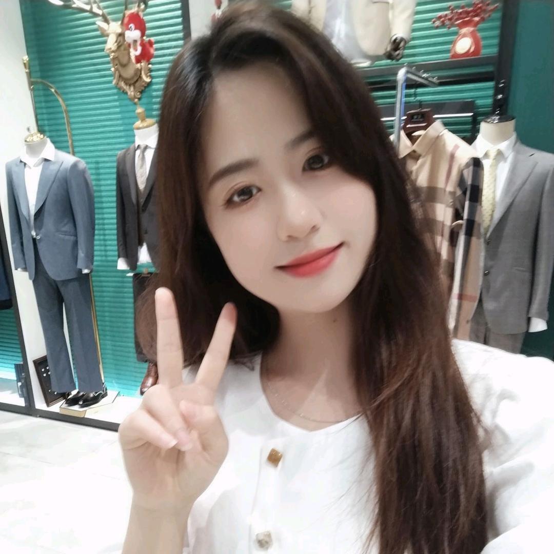 桃桃在永川做西服定制