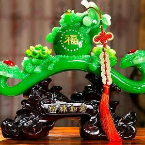 男人手握风云
