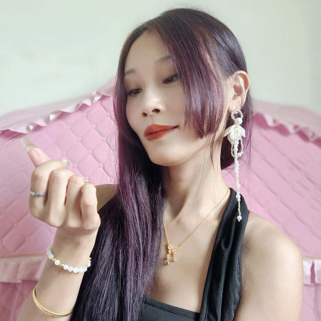 爱笑的四川三妹
