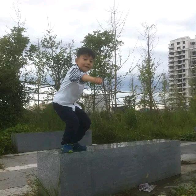 龙家大叔（80后兵哥哥）