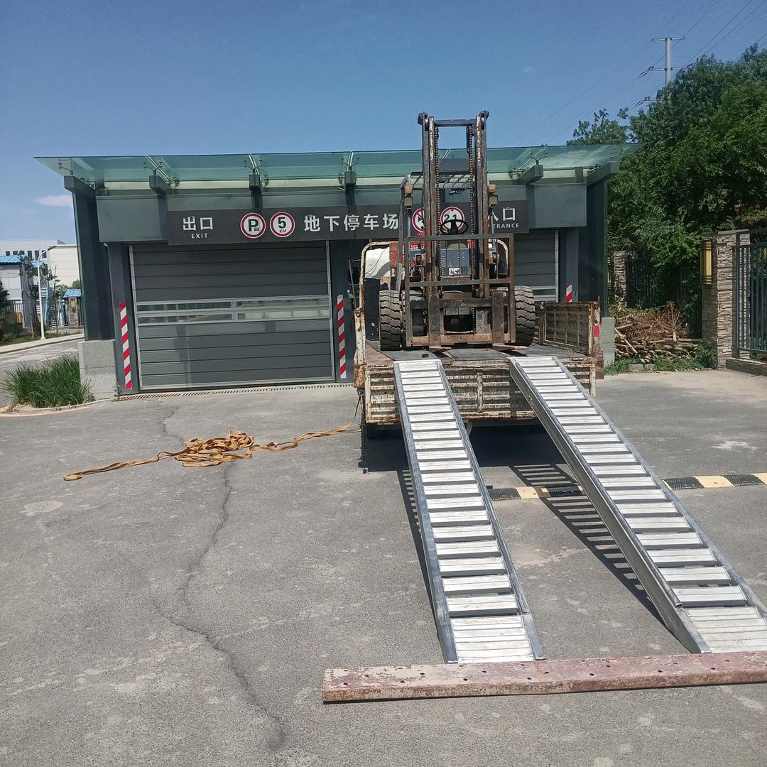 乌鲁木齐租车130货车微型车，叉车，出租