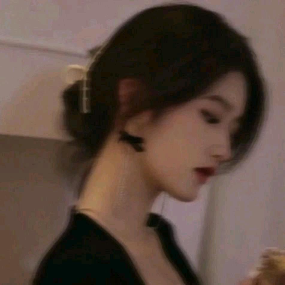 ☪᭄ꦿ玫瑰🌹ᶫᐤᘁᵉ
