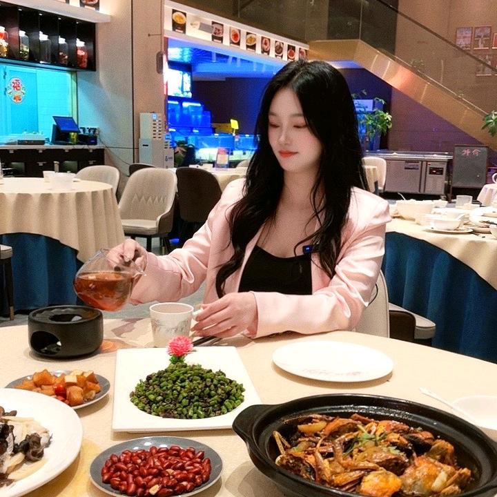 港蜜粤菜'巨星KTV'米乐鑫演艺'福利官