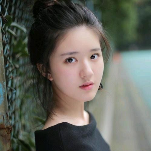 浅浅一笑🌸🌸🌸