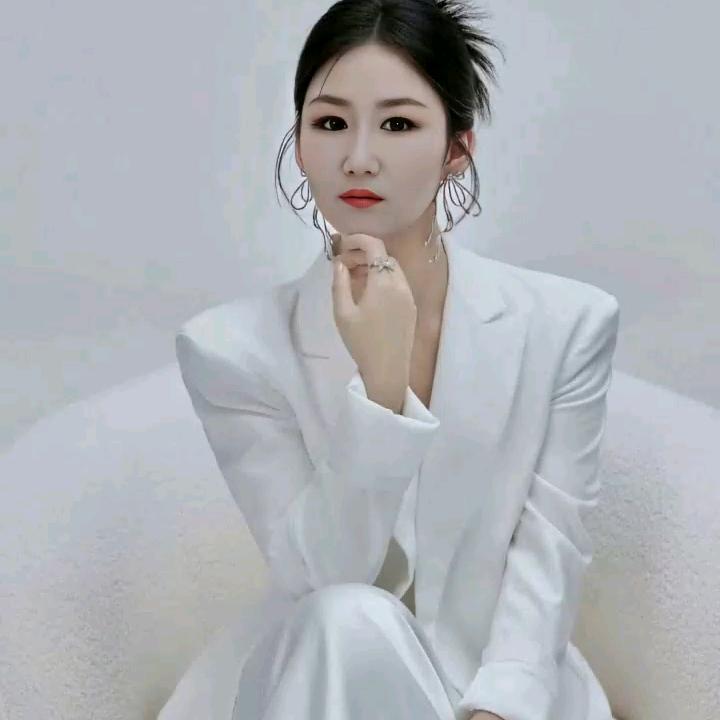 小鹿鹿美妆