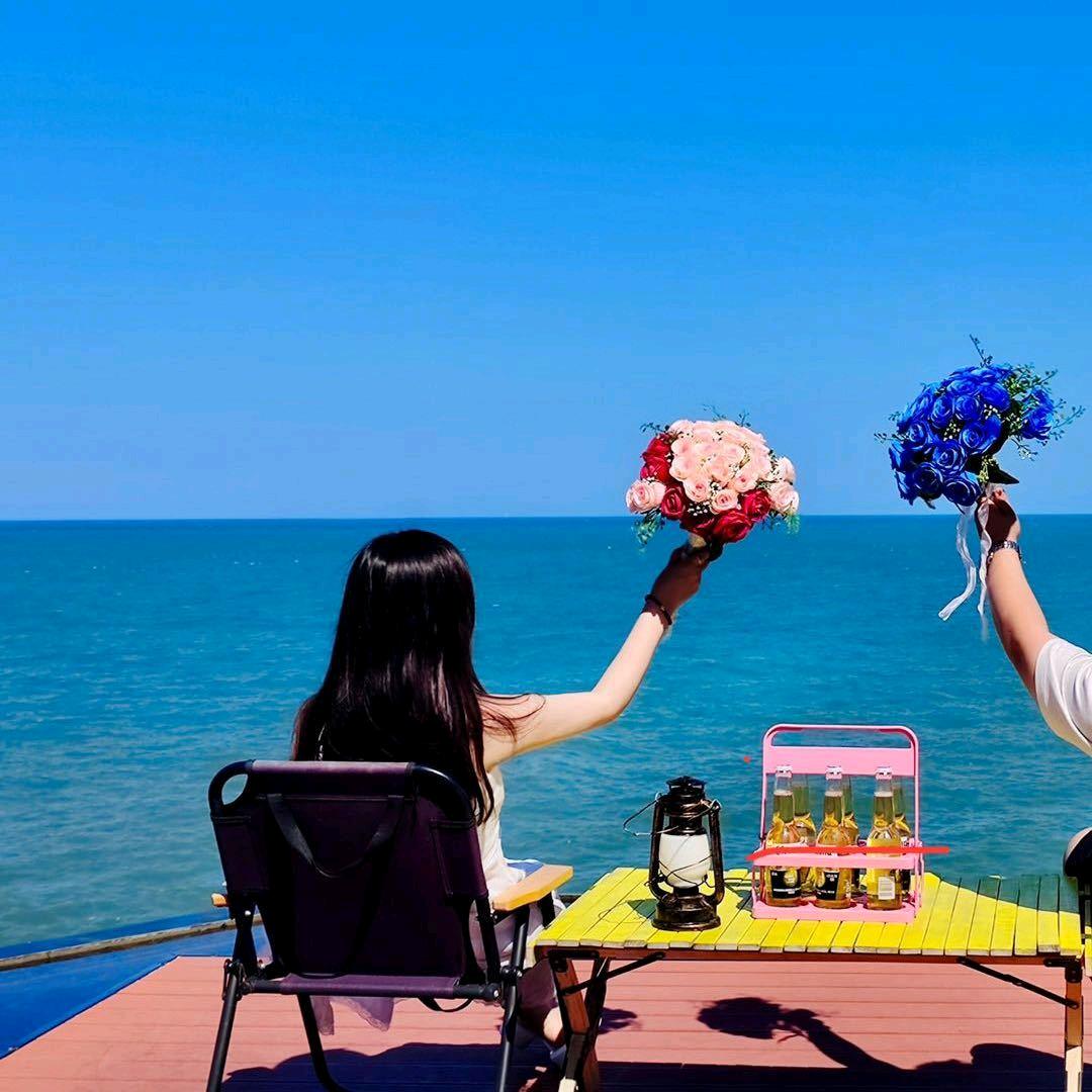 蹙霓科技创意屋