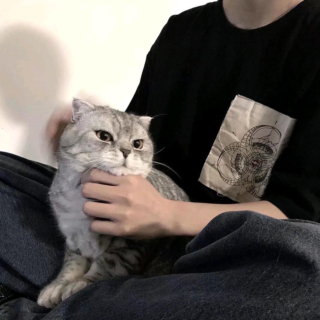 爱笑