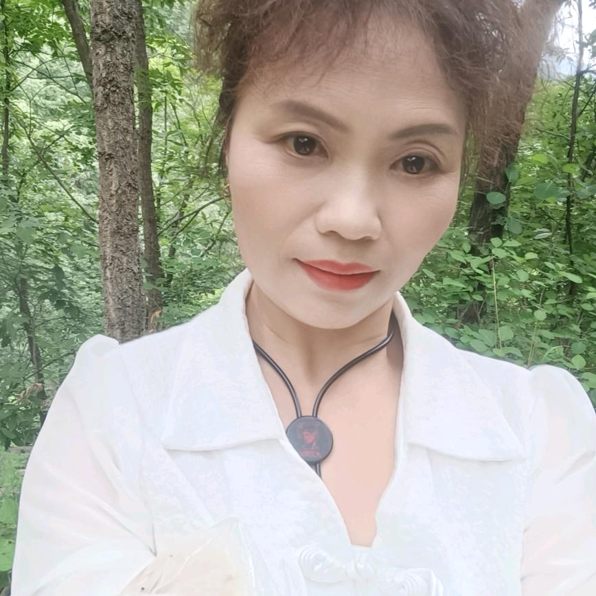 白天鹅发艺