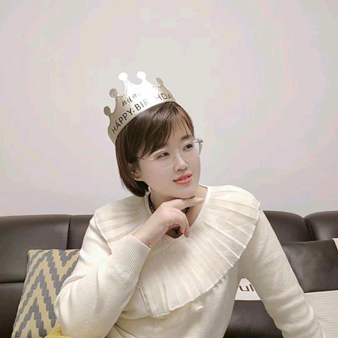 美妍世家区域经理华华。培训徒弟。收学员。