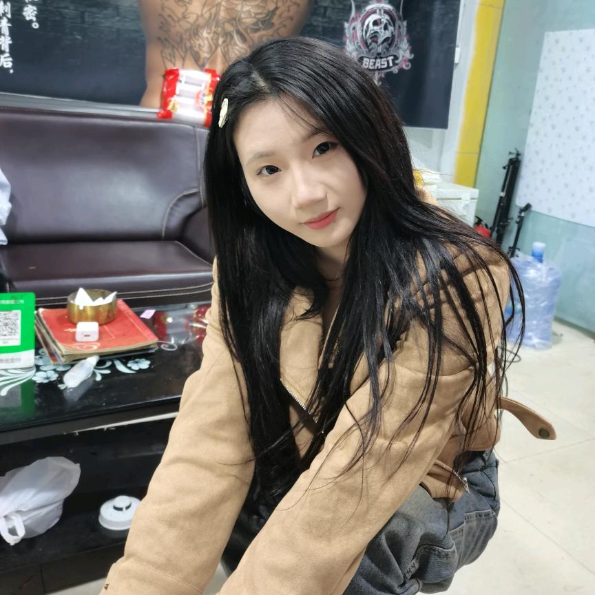 东莞女纹身师
