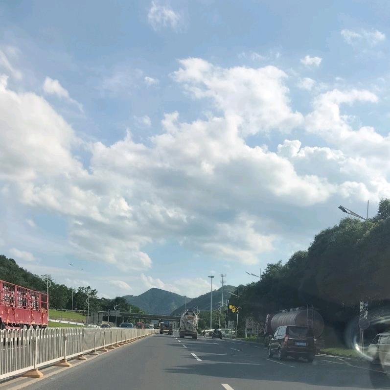 秋雨谢百货小铺