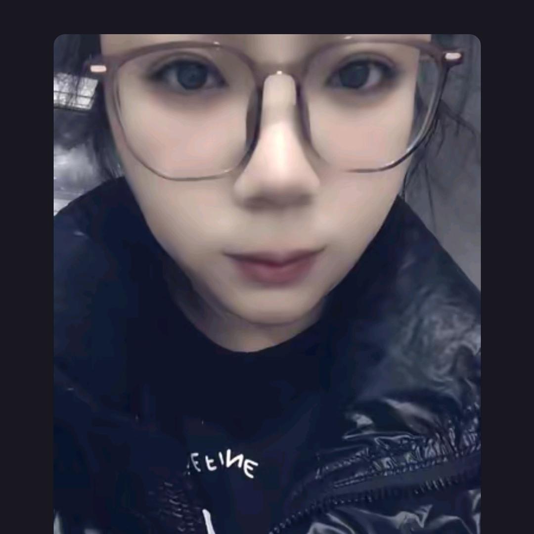 A《LsBehappy》头像