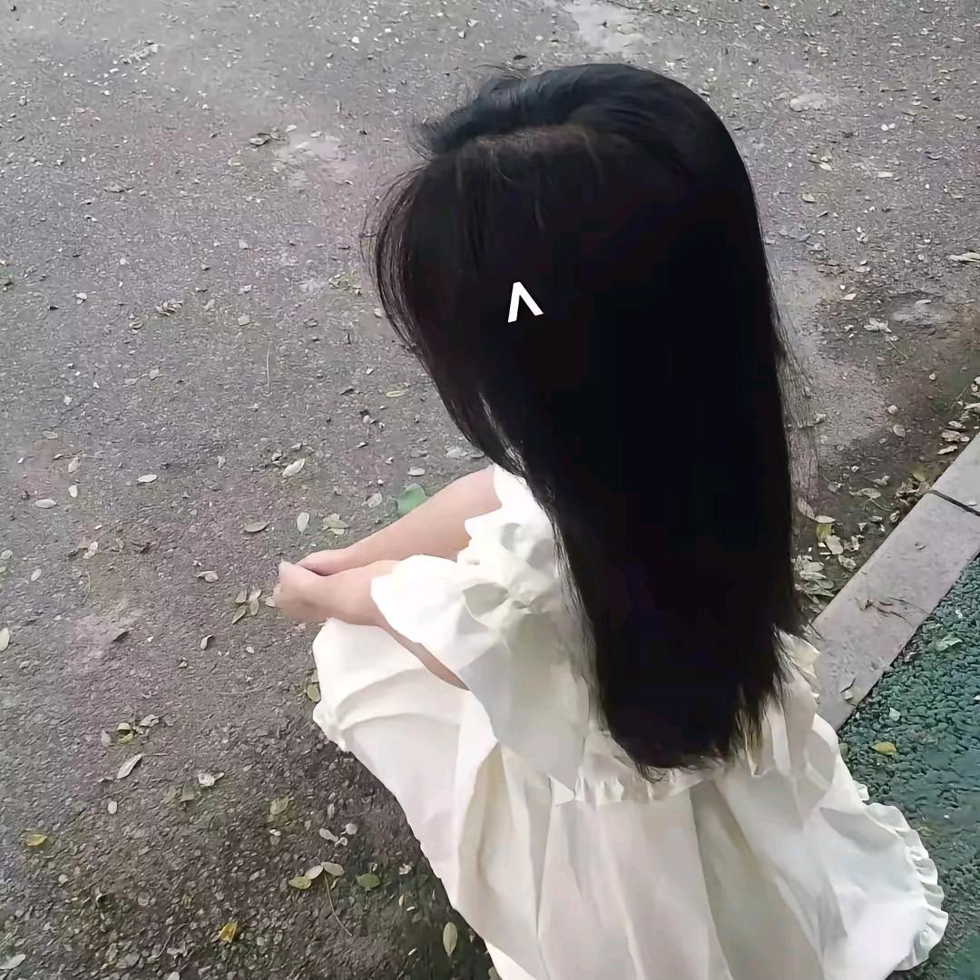 ε٩(๑> ₃ <)۶з小困包