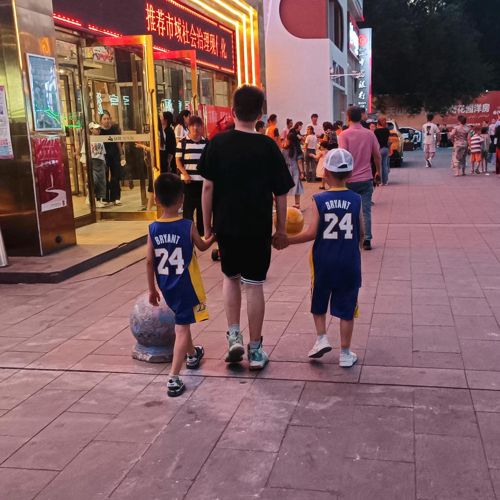 丽达💄💋💍👨👩👦👦