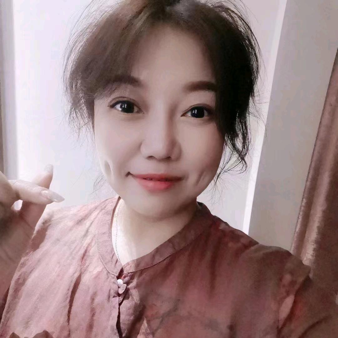 佳 妮